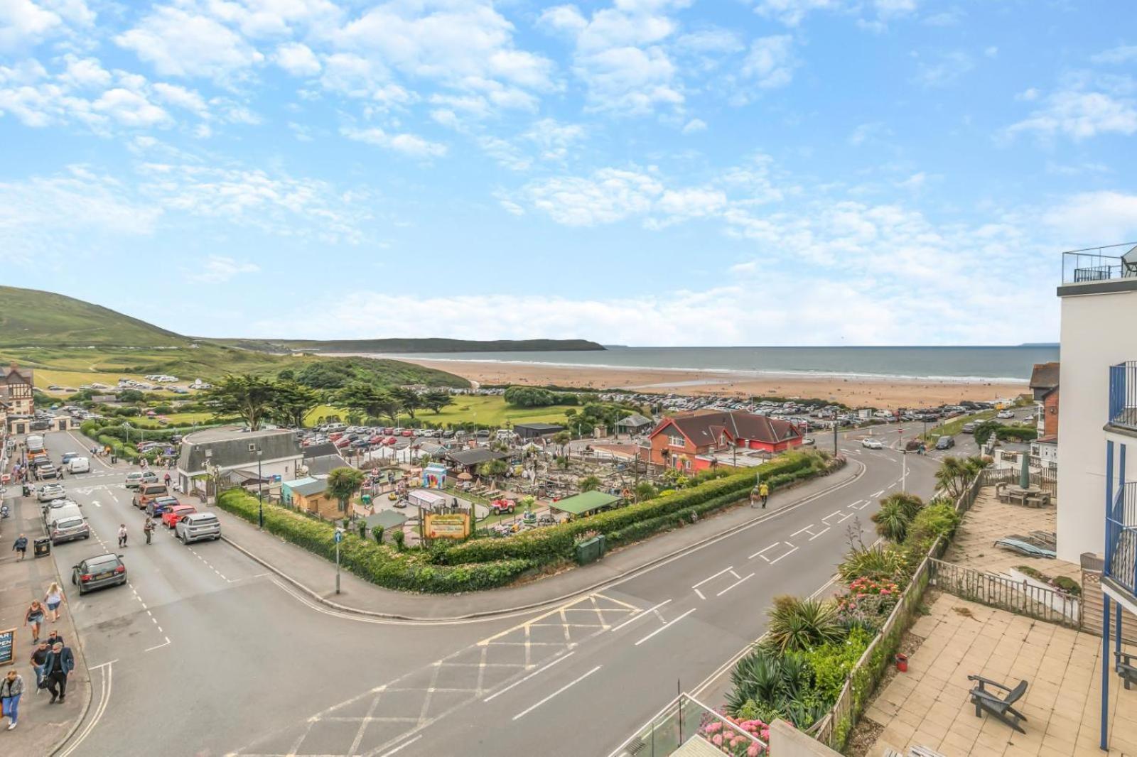 8 Woolacombe West - Luxury Apartment At Byron Woolacombe, Only 4 Minute Walk To Woolacombe Beach! エクステリア 写真