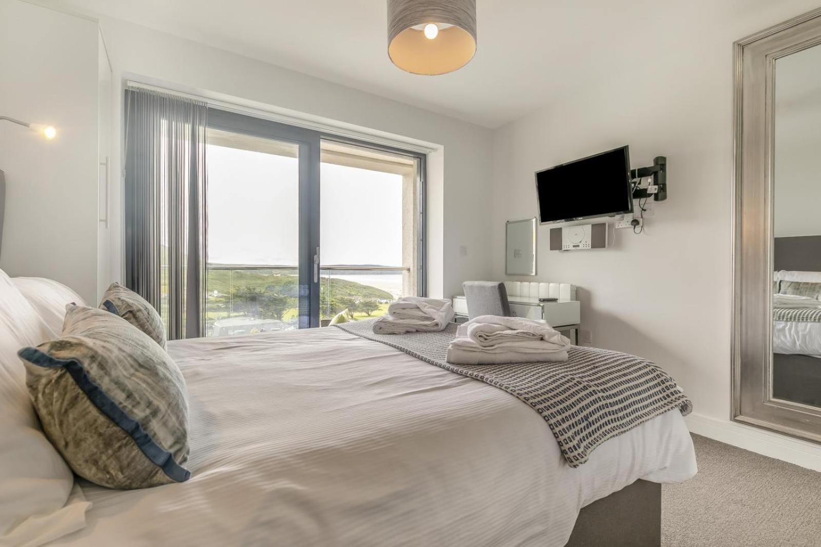 8 Woolacombe West - Luxury Apartment At Byron Woolacombe, Only 4 Minute Walk To Woolacombe Beach! エクステリア 写真