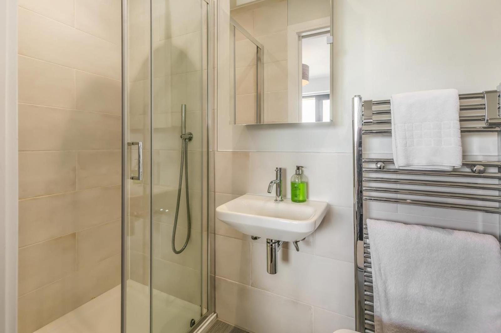 8 Woolacombe West - Luxury Apartment At Byron Woolacombe, Only 4 Minute Walk To Woolacombe Beach! エクステリア 写真