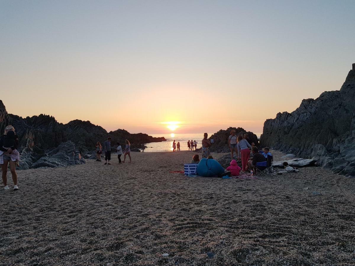 8 Woolacombe West - Luxury Apartment At Byron Woolacombe, Only 4 Minute Walk To Woolacombe Beach! エクステリア 写真